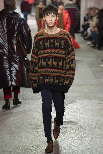 Look 35
